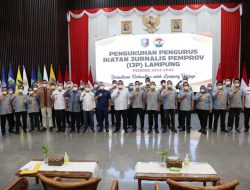 Gubernur Arinal Terbitkan SK Pengukuhan Ketua dan Pengurus IJP di Lingkungan Pemprov Lampung