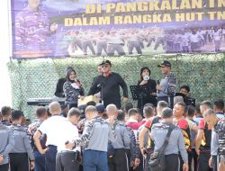 Kuatkan Rasa Kebersamaan, Gubernur Arinal dan Danlanal Kolonel Laut (P) Zul Fahmi Olahraga Bersama di Mako Lanal Caligi