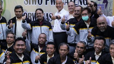 Gubernur Jawa Tengah Lepas Kontingen Atlet PWI ke Porwarnas Malang 