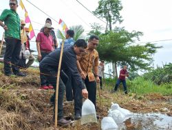 Awali Kegiatan HPN 2023, Pewarta Purworejo Gelar Baksos dan Tebar Benih Ikan