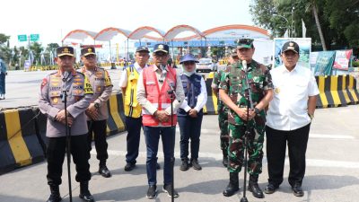 Gubernur Lampung Bersama Menhub, Kapolri dan Panglima TNI Pantau Arus Mudik Di Pelabuhan Bakauheni