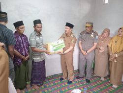 Pj. Bupati Pringsewu Serahkan Bantuan Ke Orang Tua Dini Nur Azizah Pelajar Yang Meninggal Penjambretan