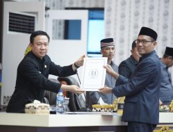 Pj. Bupati Marindo Terima Keputusan DPRD Hasil Pembahasan LKPJ 2023