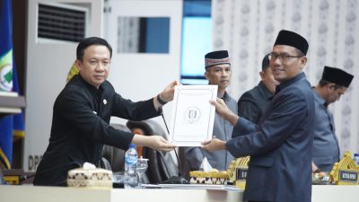 Pj. Bupati Marindo Terima Keputusan DPRD Hasil Pembahasan LKPJ 2023