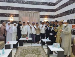 Pj. Bupati Marindo Bersama Istri Agnesia di Makkah Kunjungi Jamaah Asal Pringsewu