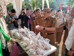 Dibuka Penjabat Bupati Pringsewu, Gerakan Pangan Murah di Bumi Arum Disambut Antusias Warga