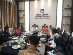 Dalam Meninjau Kesiapan Pilkada di Pringsewu, Pj. Bupati Marindo Kunjungi KPU
