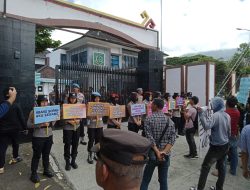 Gerakan Aliansi Muda Tanggamus Gelar Aksi Demo di Kajari Desak Penetapan Tersangka Dugaan Korupsi RSUD dan BPRS Tanggamus
