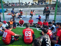 Presiden PKS Al Muzammil Yusuf Main Bola Bareng Jurnalis di Lampung