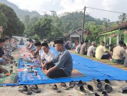 Wujud Syukur Atas Selesainya Pembangunan Jalan Rigid Beton, Masyarakat Pekon Paku Kelumbayan Gelar Tasyakuran